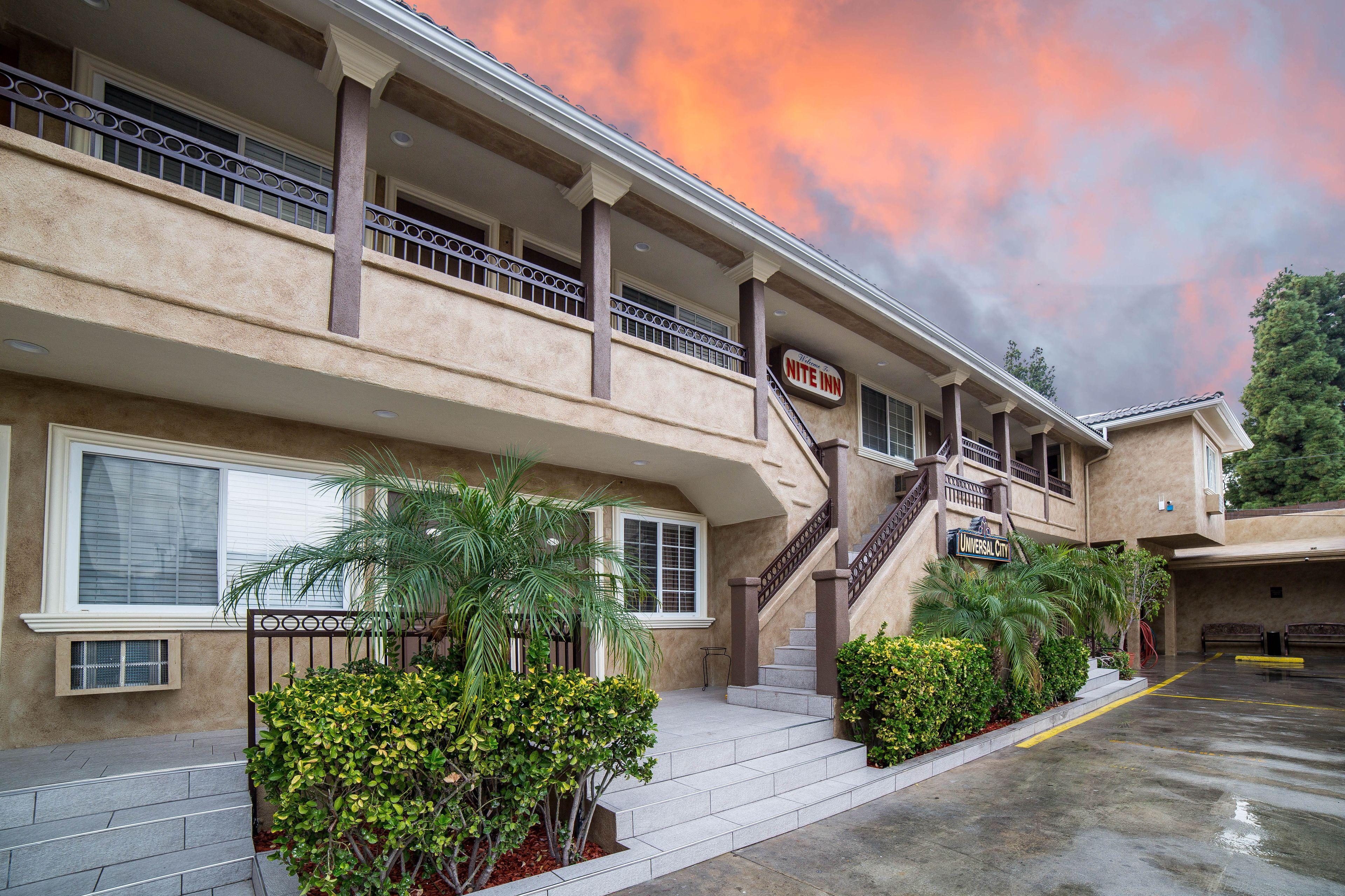 Nite Inn At Universal City - Walking Distance To Universal Studios Hollywood — Photos 3